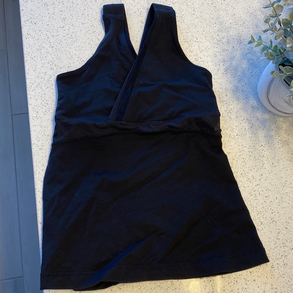 Black lululemon tank top. No padding. Size 4. Great condition